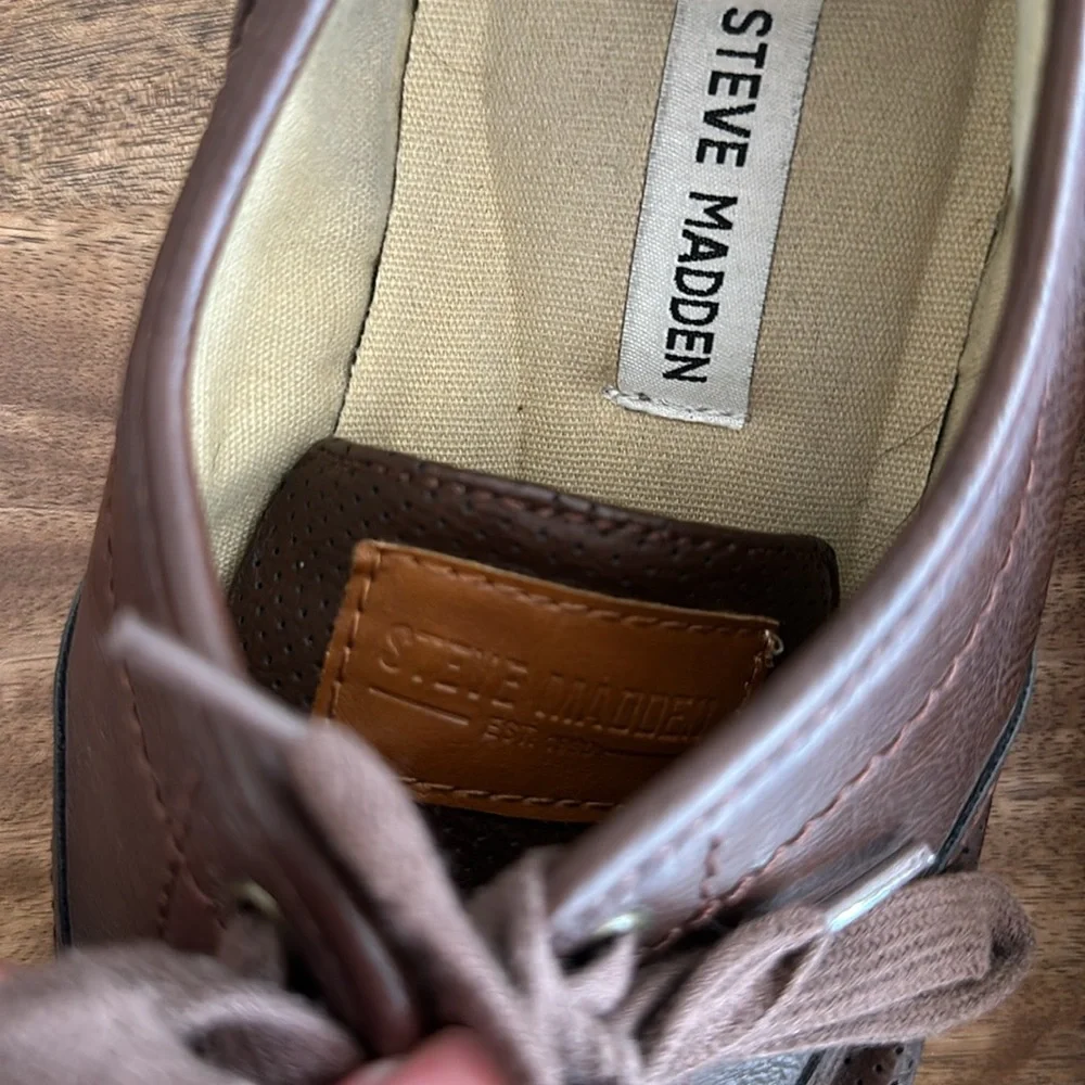 Men’s 10 Steve Madden Brand Lace up Shoe